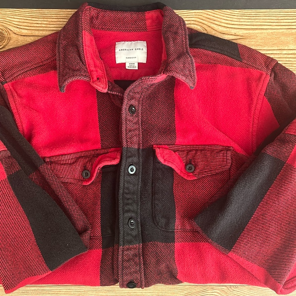 AE Men’s M Red and Black Flannel